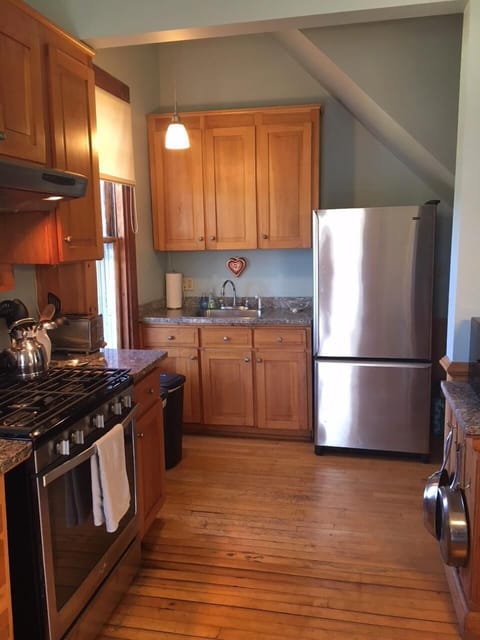 Kitchen alcove with second sink and large pantry