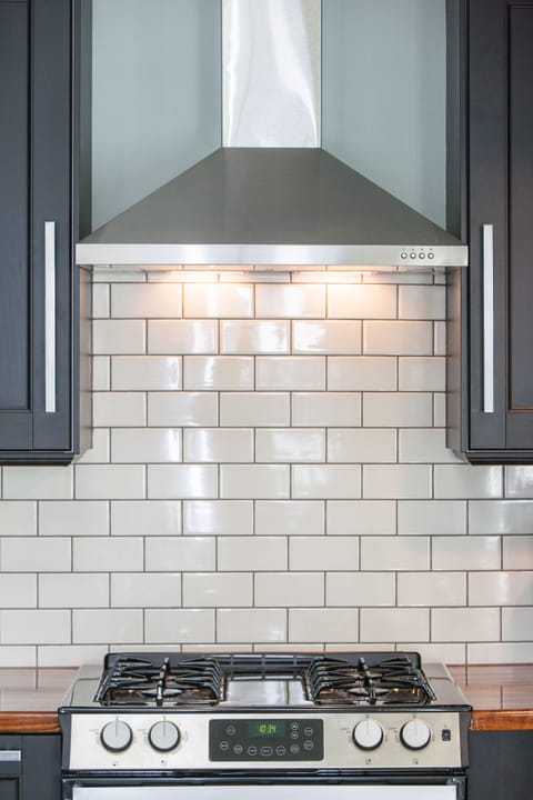 4 Burner gas stove/oven