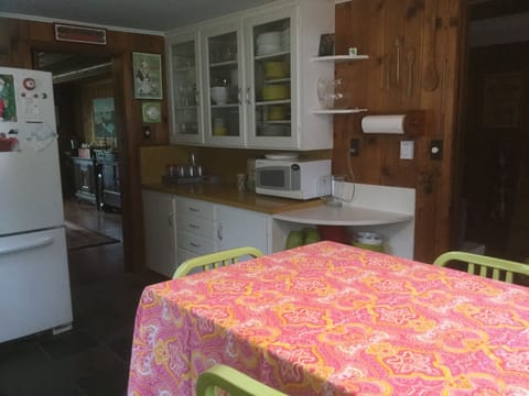kitchen looking toward dining area in living room