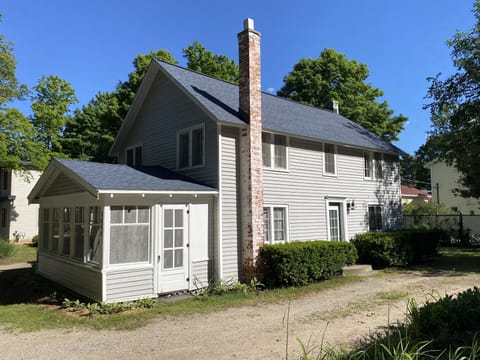  Rose Cottage. Part of Ottawa Beach Historic District . Access to private beach.
