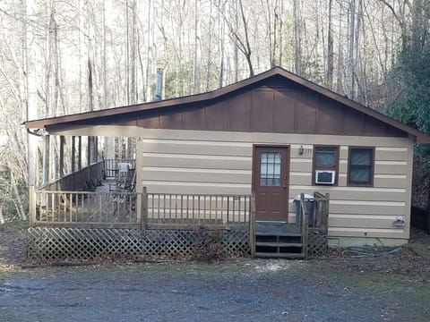 Crystal Creek Cabin near Cherokee