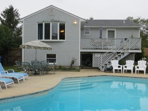 Beautfiul inground Gunite pool in fully fenced backyard