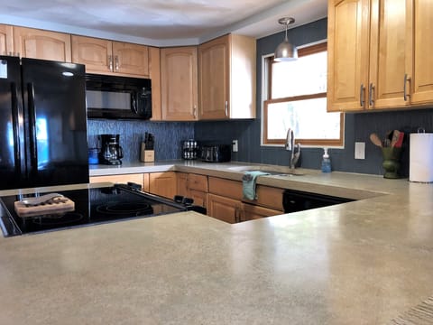 Fully stocked kitchen! Including Condiments, tea, spices.