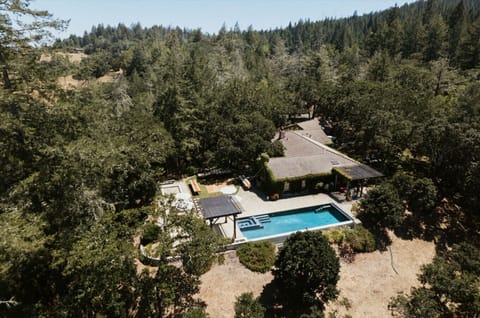 Secluded yet close to town plaza