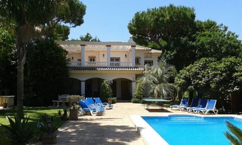 Villa Aurora.
Tranquil gardens.  Beautiful pool.