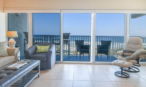 Direct oceanfront location