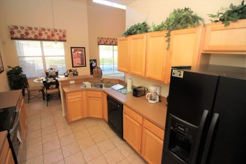 fully equipped kitchen