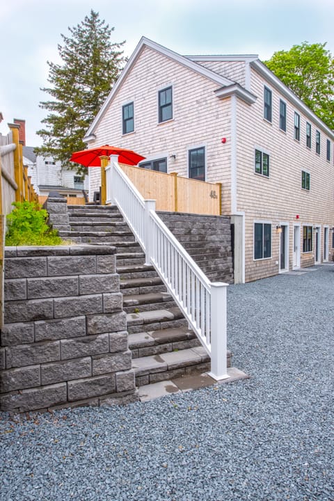 Exclusive use stairs to "Tracy's Secret Garden" and expansive patio.