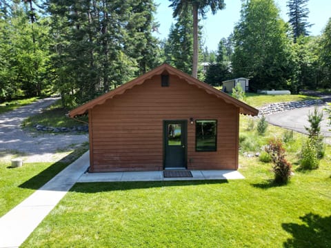 Bunk house with three bedrooms and two bathrooms