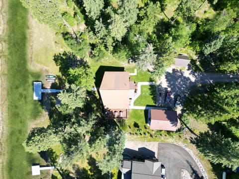 Drone photo of Swan Lake Chalet