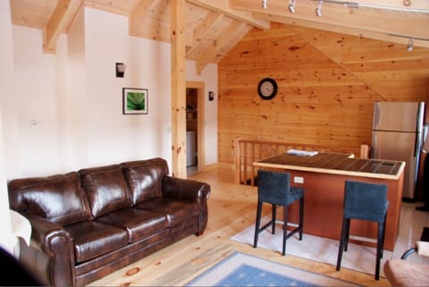 LEATHER QUEEN SOFABED, TEMPERPEDIC MATTRESS