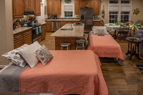 2 rollaway twin beds can set up in the living area