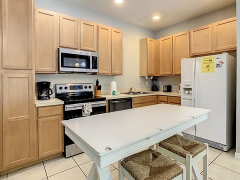 full equipped kitchen