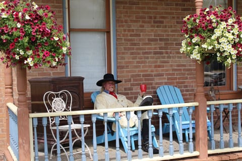 Relax and Enjoy! Custer approved!