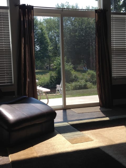 Peaceful and plenty of sunshine - inside or out