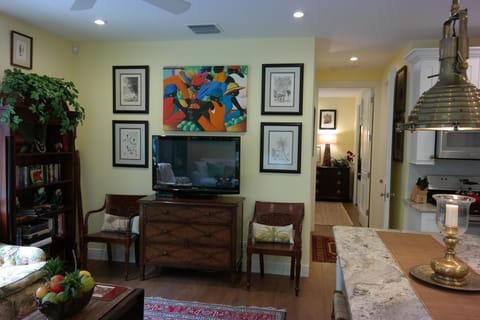 Lots of seating for when you have friends come over for a cocktail.