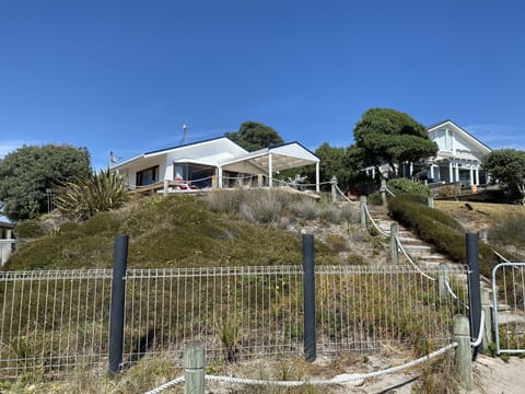 Beach front living with easy beach access