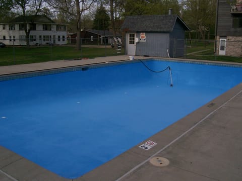 the Pool!!  Another wet option!!  New Heat, new pump -- ready as option #2!