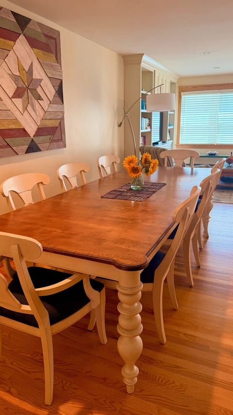 Open Concept Main Floor with Dining Table for 8-10 people