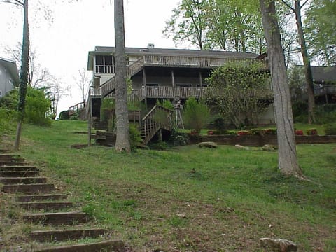 Rear of house walking back from the dock