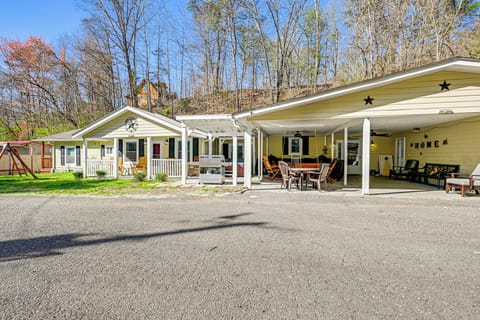 Pigeon Forge Vacation Rental | 7BR | 5BA | 3,100 Sq Ft | Step-Free Access