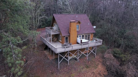 Hilltop, end of the road location, Secluded but close to the city.