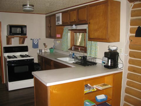 Fully equipped kitchen.