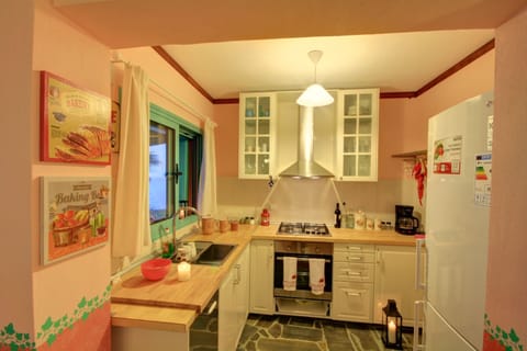 The kitchen (bottom level).