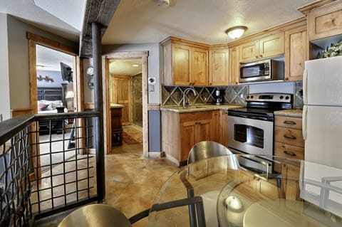 Fully stocked kitchen now with new stainless fridge