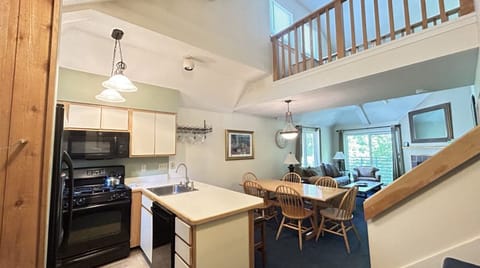 View entering the unit.