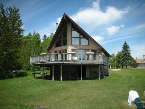 .Cedarville Vacation Cabin