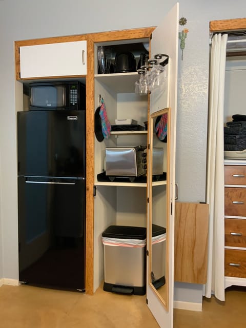 Pantry with toaster oven/fully equipped in bedroom #1