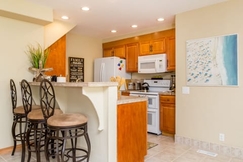 Kitchen with Kitchen Bar