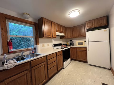 Fully furnished kitchen in the GH north, the three bedroom apartment