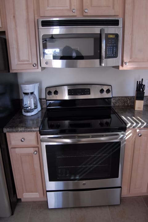 Stainless Steel Glasstop Stove and Microwave