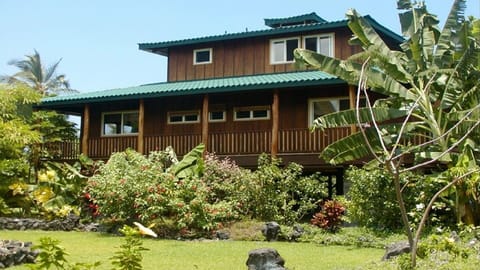 Manini Point House at Kealakekua Bay on the leeward side of Hawaii Island
