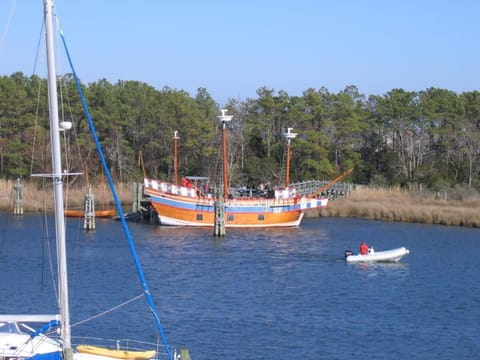 Elizabeth II across the harbor