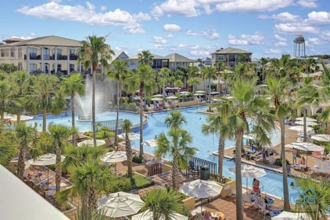 Dive into 12,000 ft² of lagoon-style luxury, complete with sparkling water features.