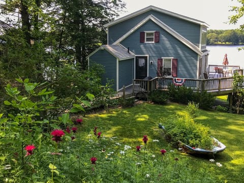 Pleasant Pond cottage from parking area