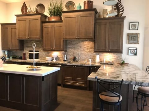 Kitchen / fully stocked