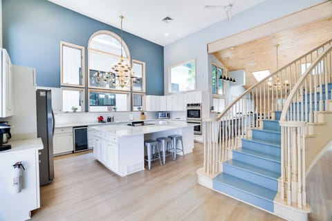 Open 2 level kitchen