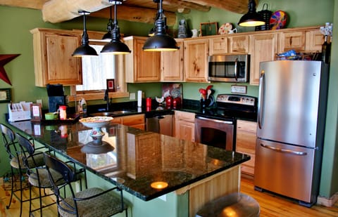 Great Kitchen to Entertain Guests