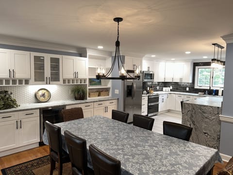 Beautiful new Dining room/Kitchen renovation!