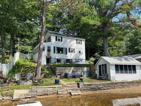 The Lakehouse on Shaws Pond has everything you need for an incredible vacation