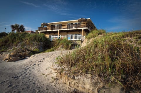 Angel Inn the Sand from the beach