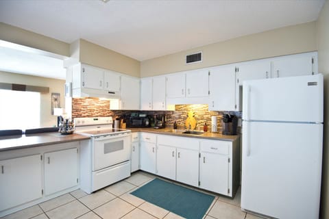 Turtle Unit - Downstairs North - Kitchen