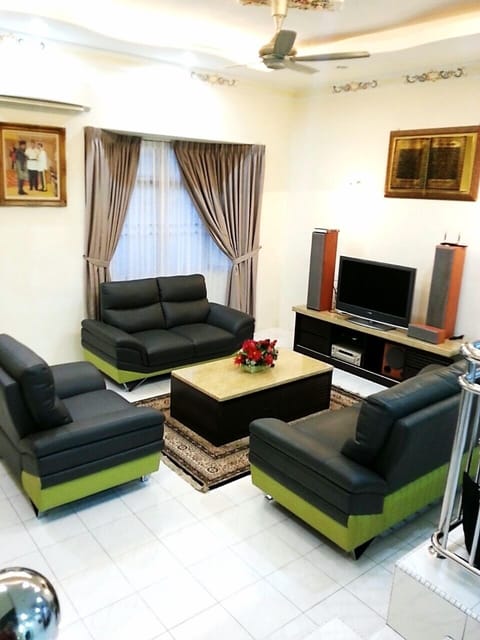 BUNGALOW WITH BBQ &amp; WIFI @BATU FERRINGHI