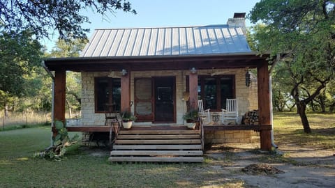 Peaceful Hill Country Setting on Lake Travis.