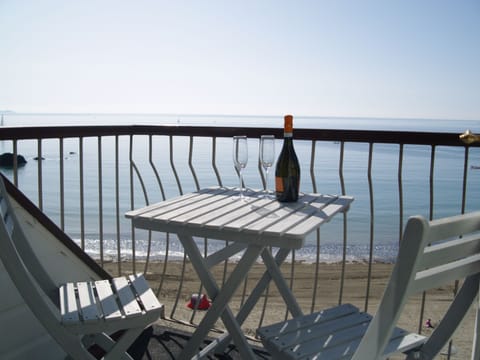 Having a well deserved drink from one of the balconies