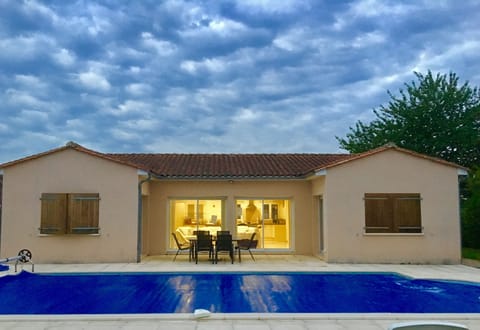 Maison Noyer private pool